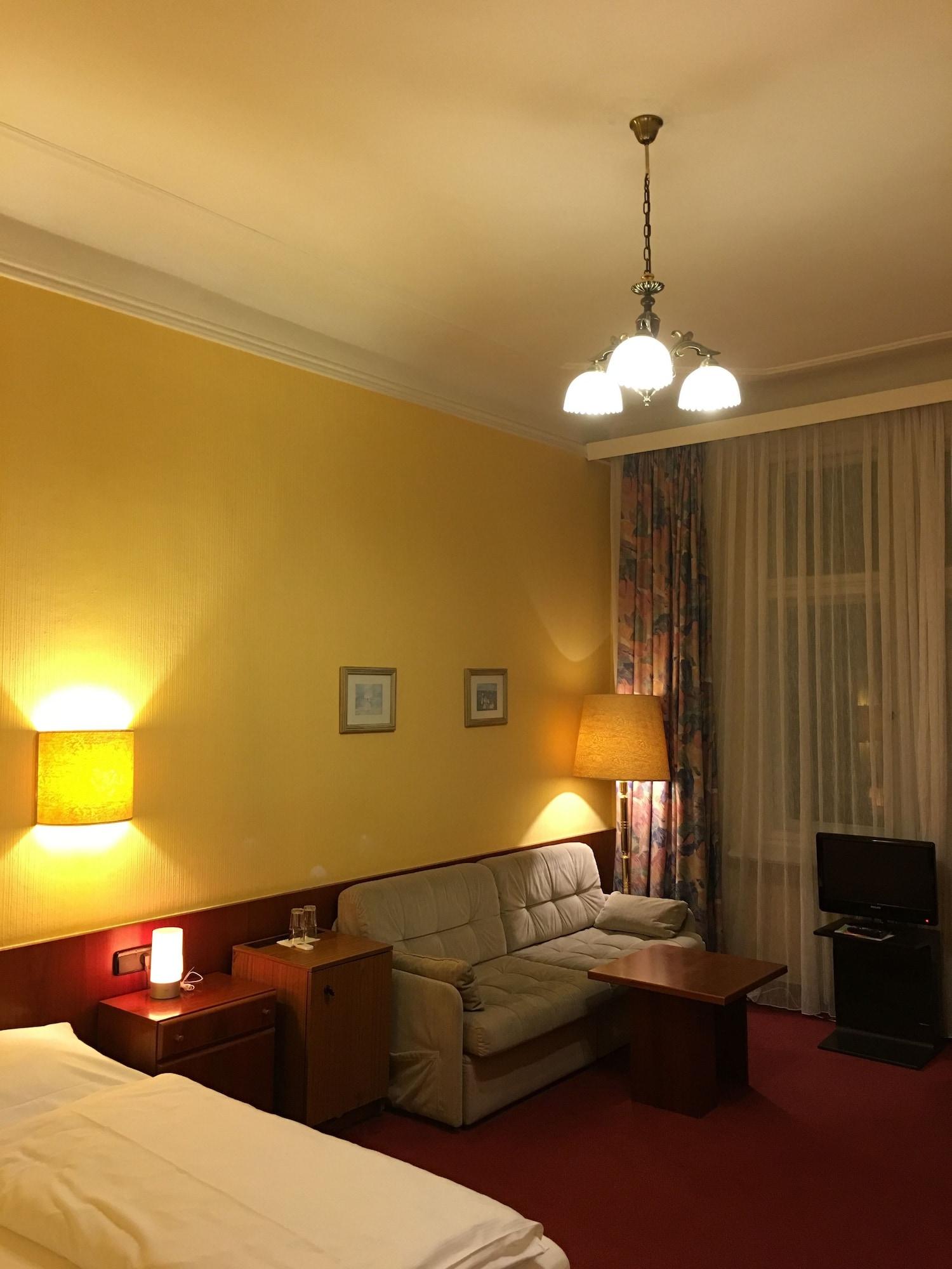 Kurfuerst Am Kurfuerstendamm Берлин Екстериор снимка